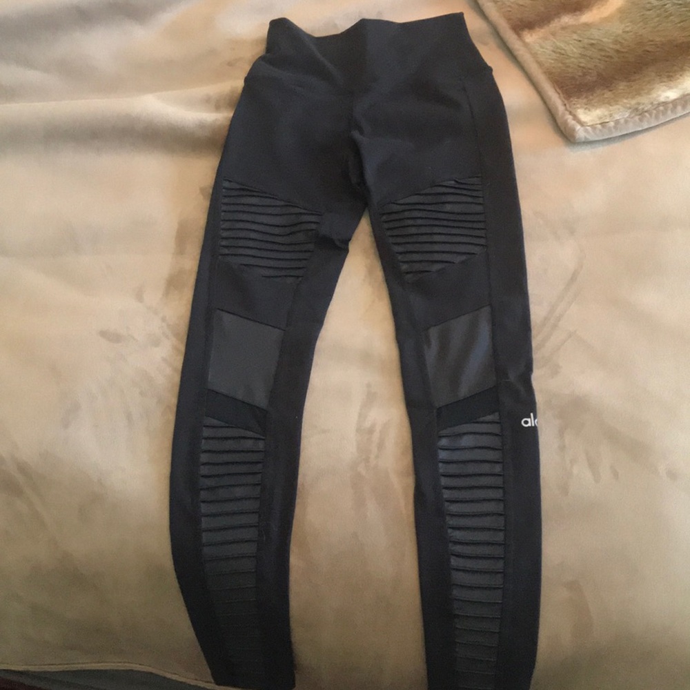 Alo Yoga Moto Legging